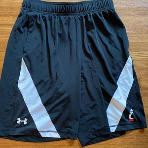 Men’s large Under Armour UC bearcats shorts